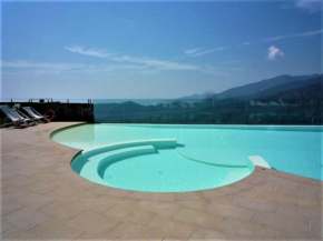 Cosy apartment with terrace in a residence with swimming pool and spa centre, Magliolo